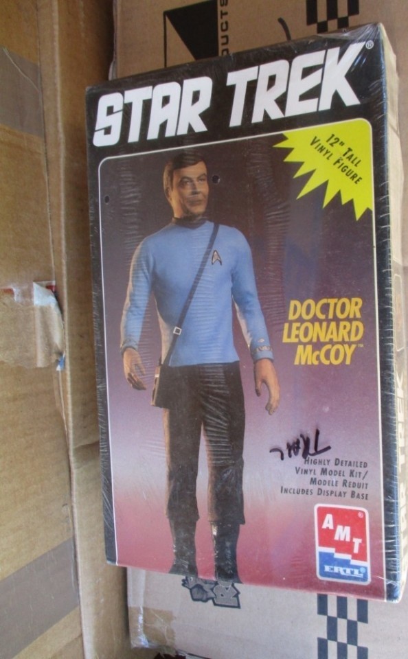 Star Trek Doctor Leonard McCoy 12 Figure Vinyl Model Kit AMT Ertl